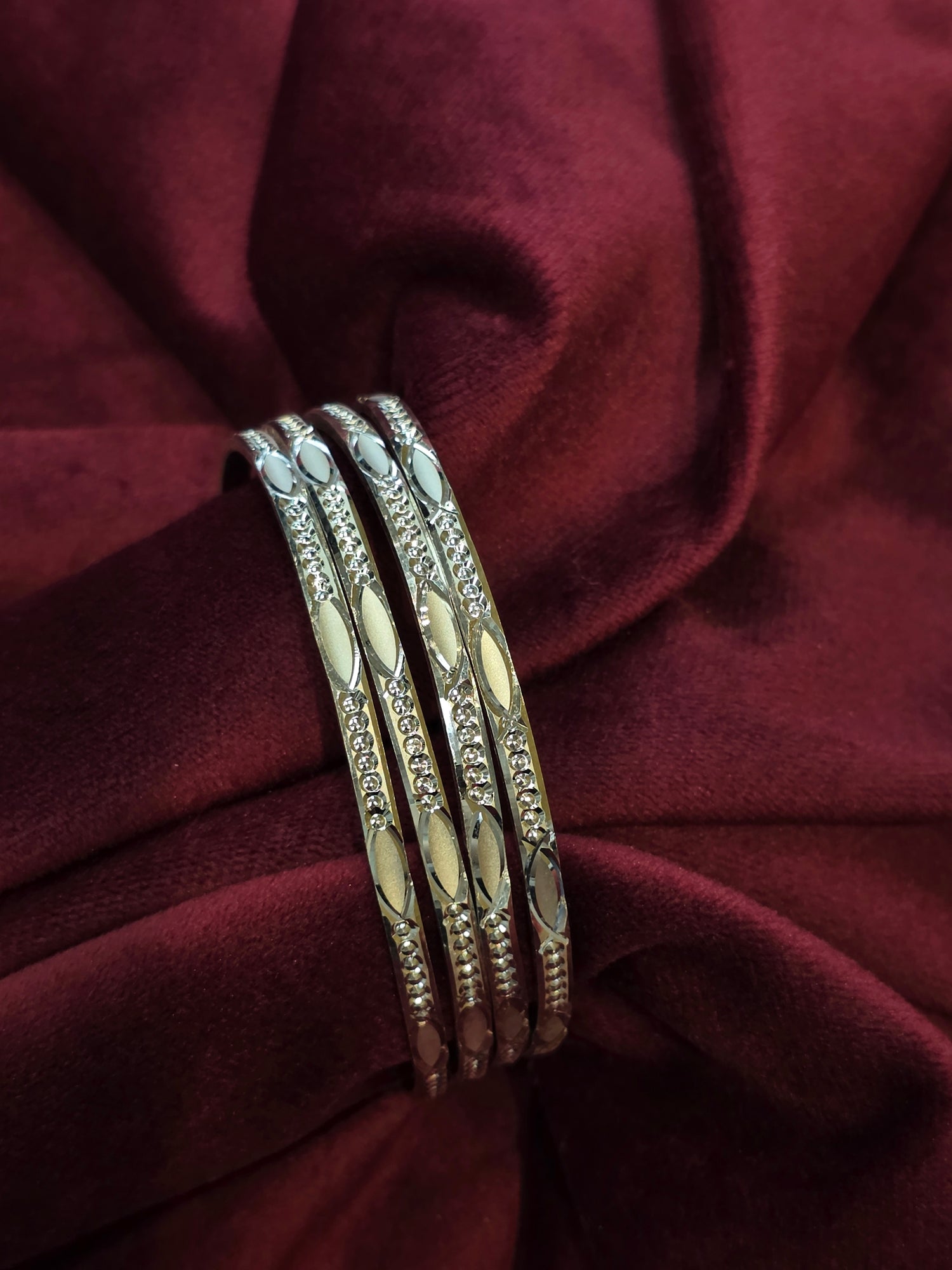 SILVER BANGLES 2.5IN LB018