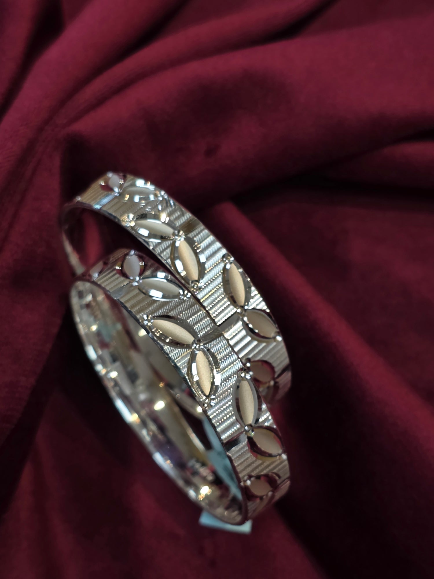 SILVER BANGLES 2.3IN LB003