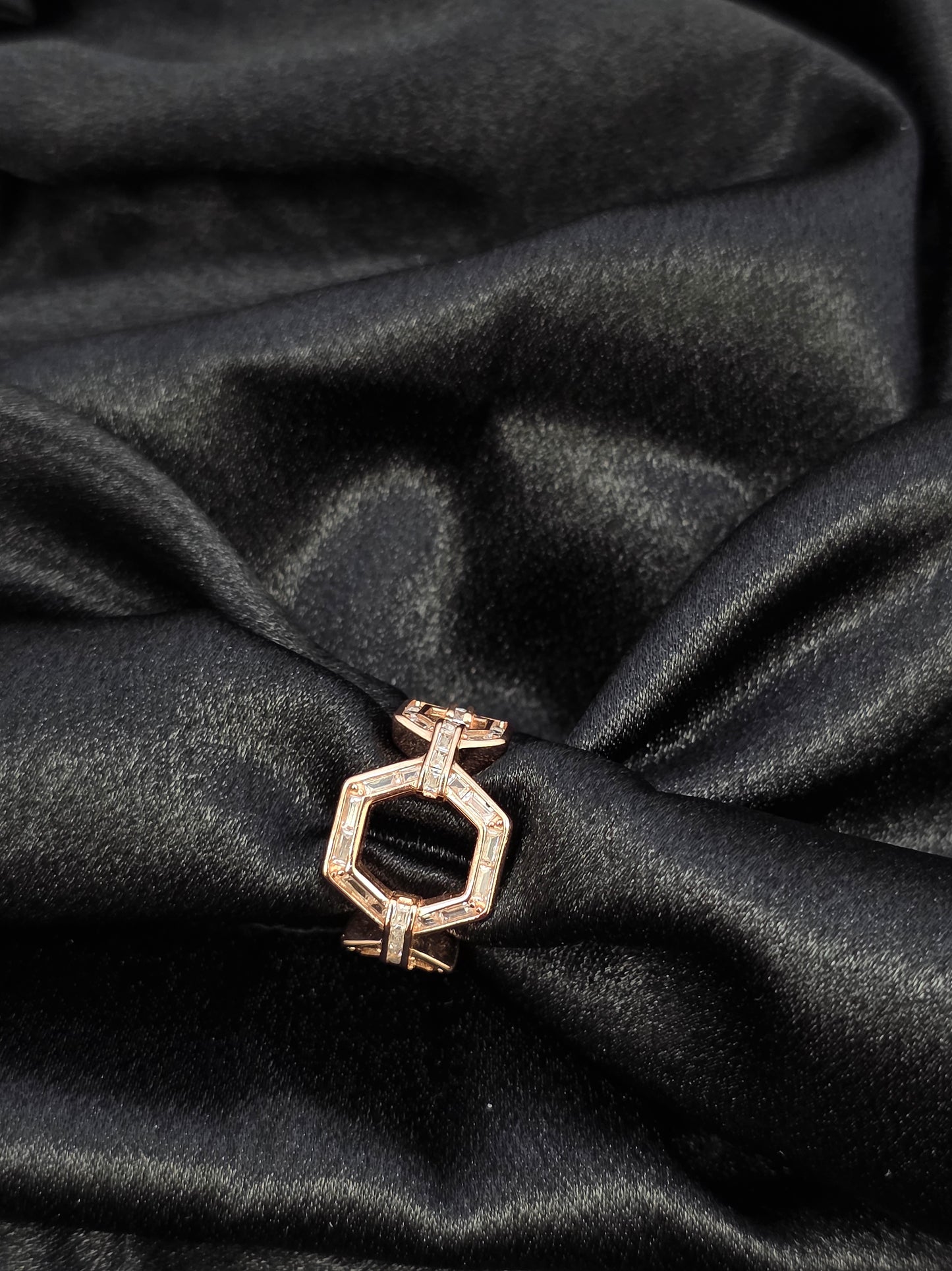 SILVER RING SIZE 6 GR054