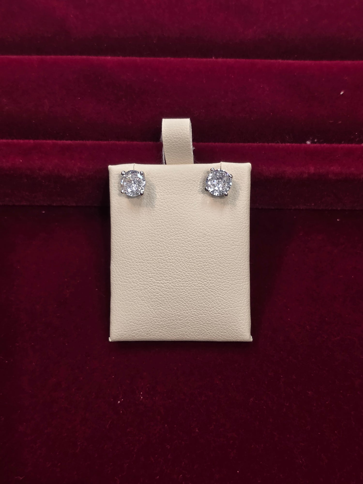 SILVER EARSTUDS GE448