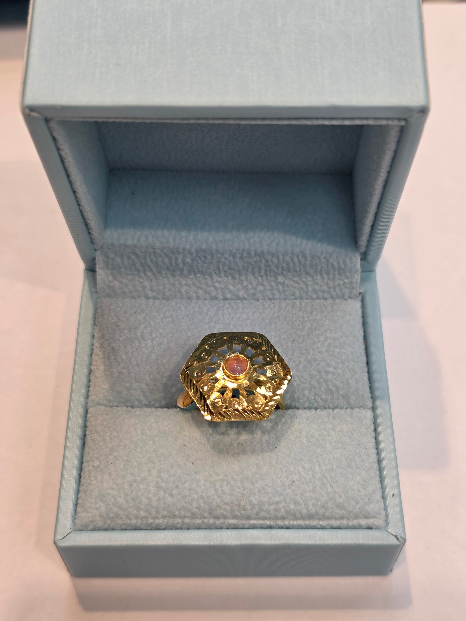GOLD PLATED RING SIZE 6