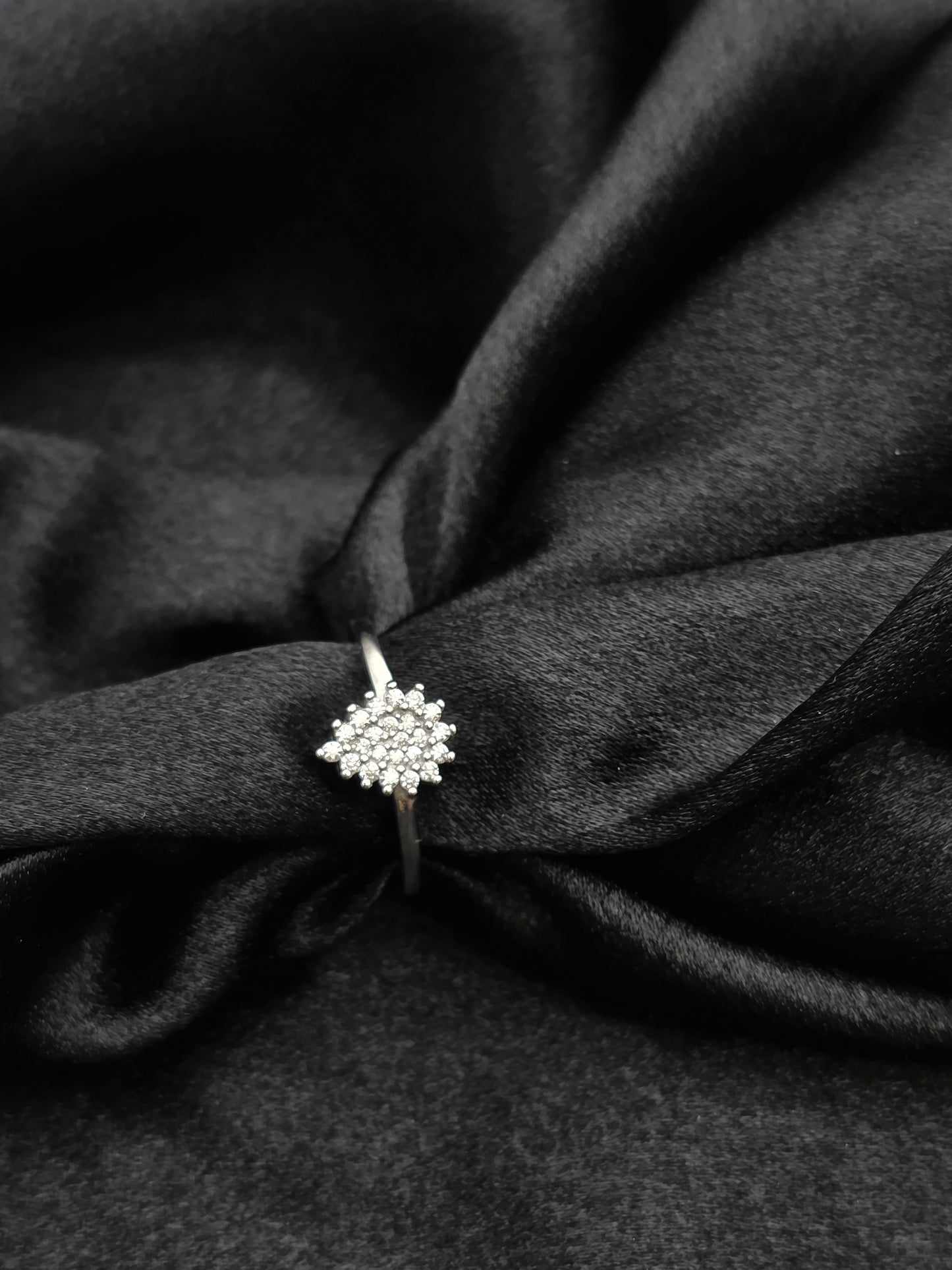 SILVER RING SIZE 6 GR503