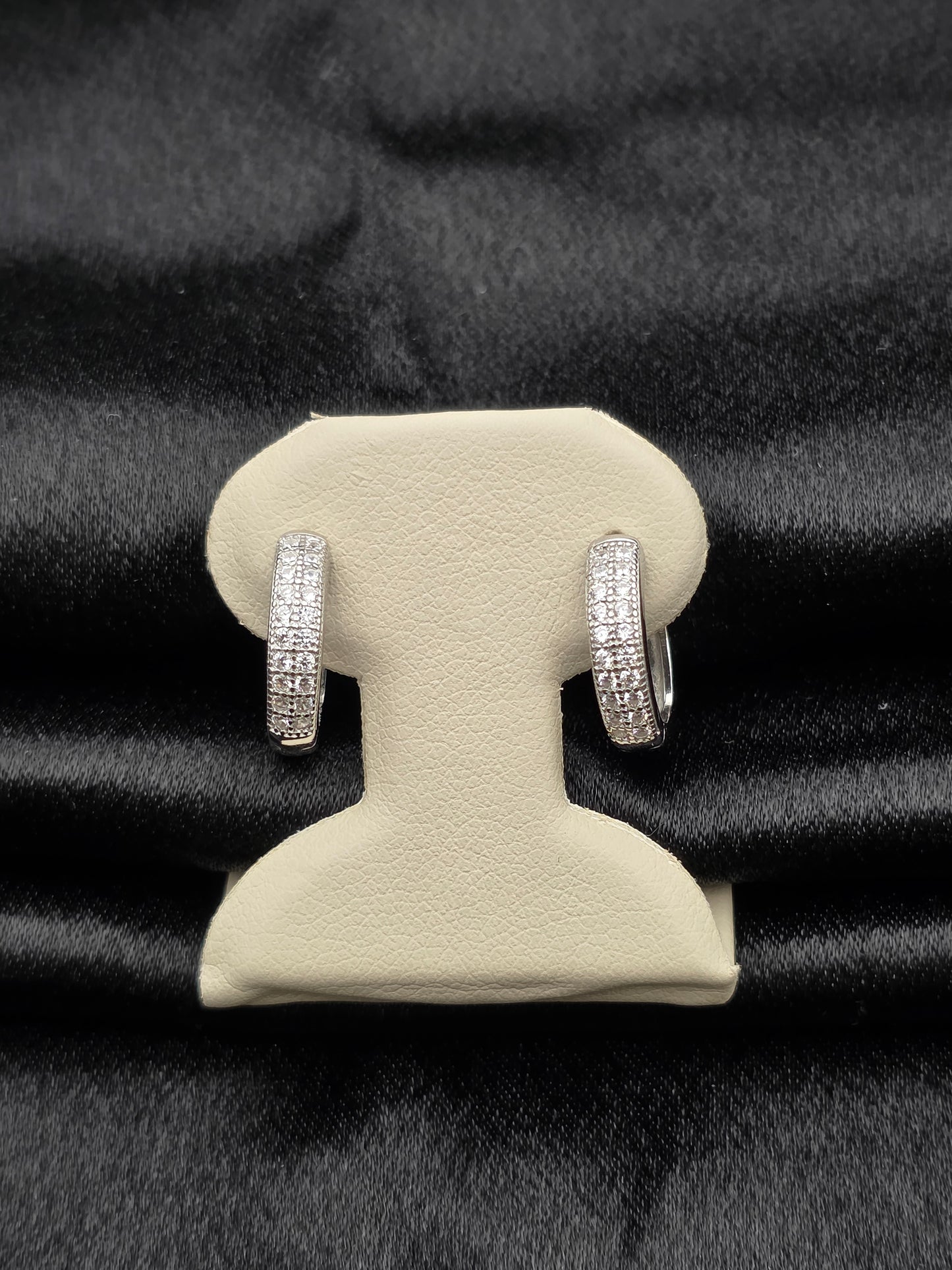 SILVER HOOPS GH189