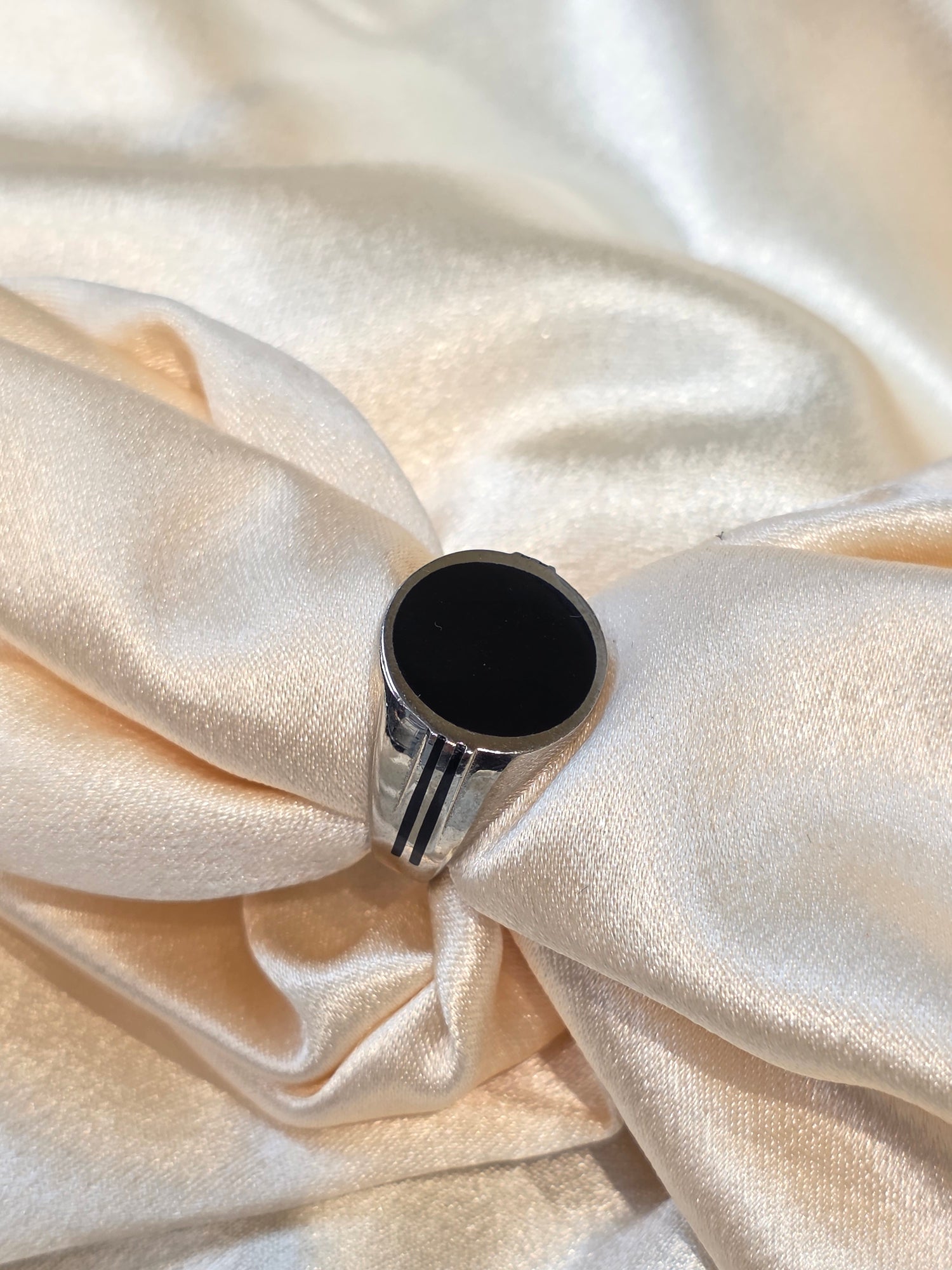 BOYS SILVER RING SIZE 9 BR011