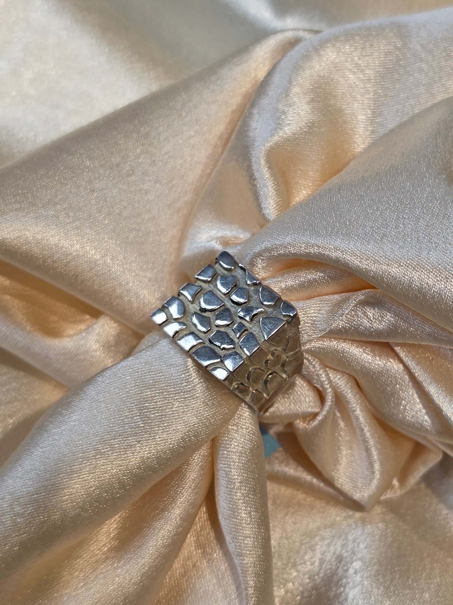 BOYS SILVER RING SIZE 9 BR016