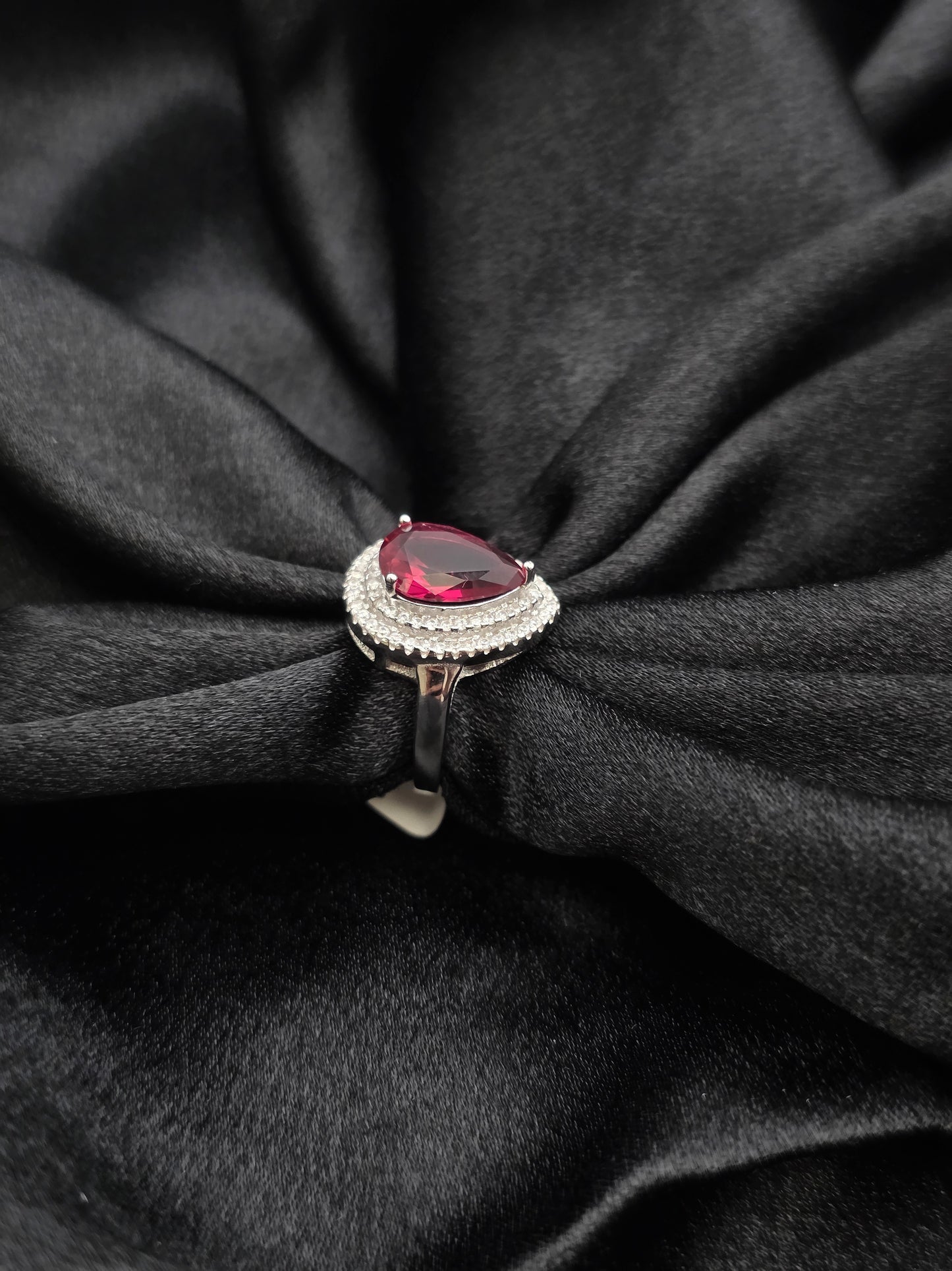 SILVER RING SIZE 8 GR148