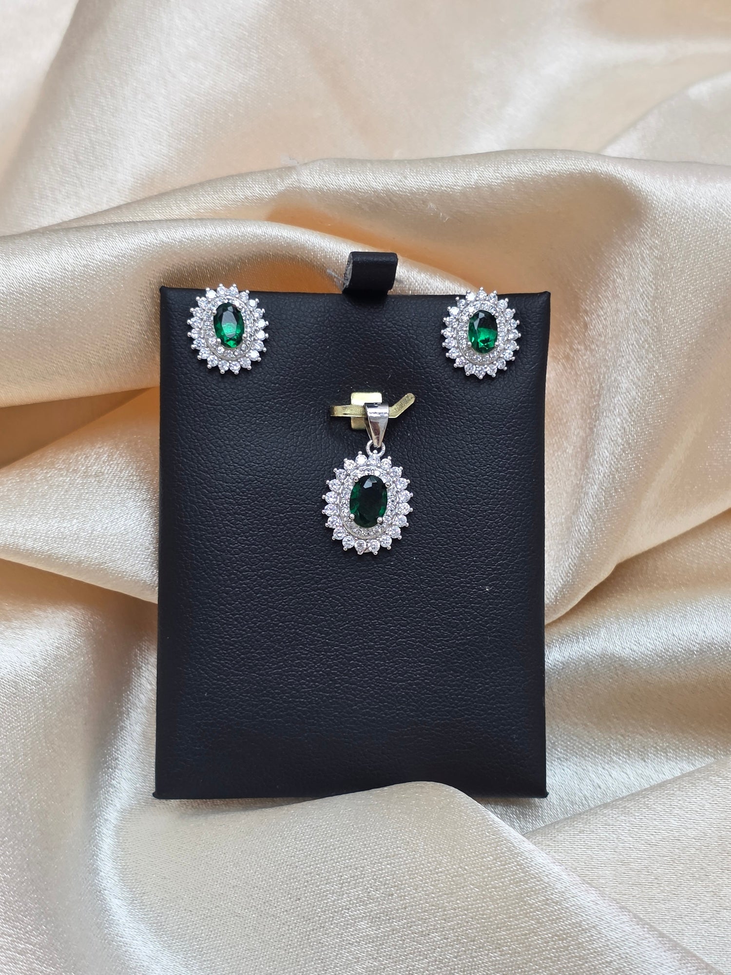 SILVER PENDANT SET PS097