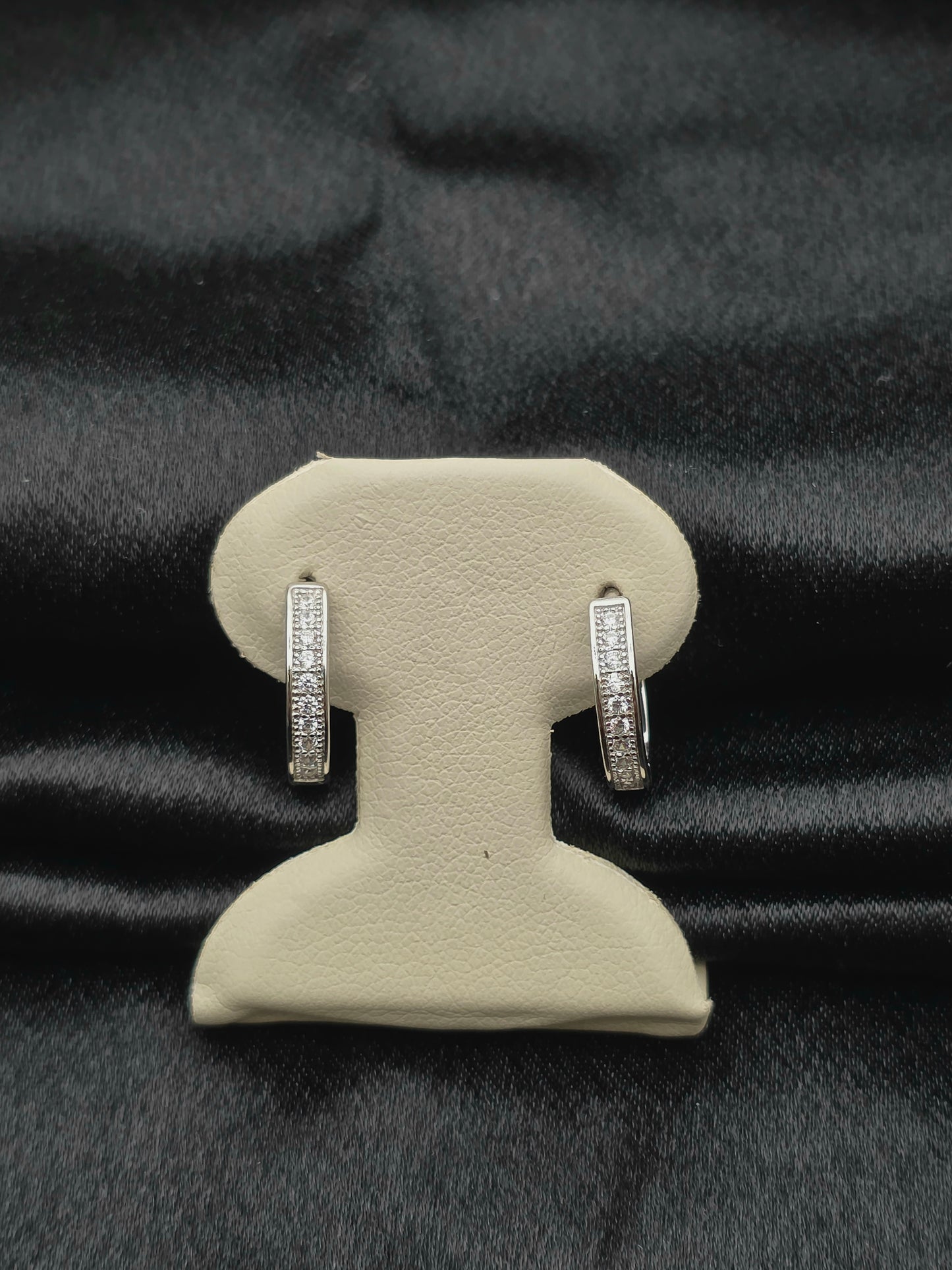 SILVER HOOPS GH210