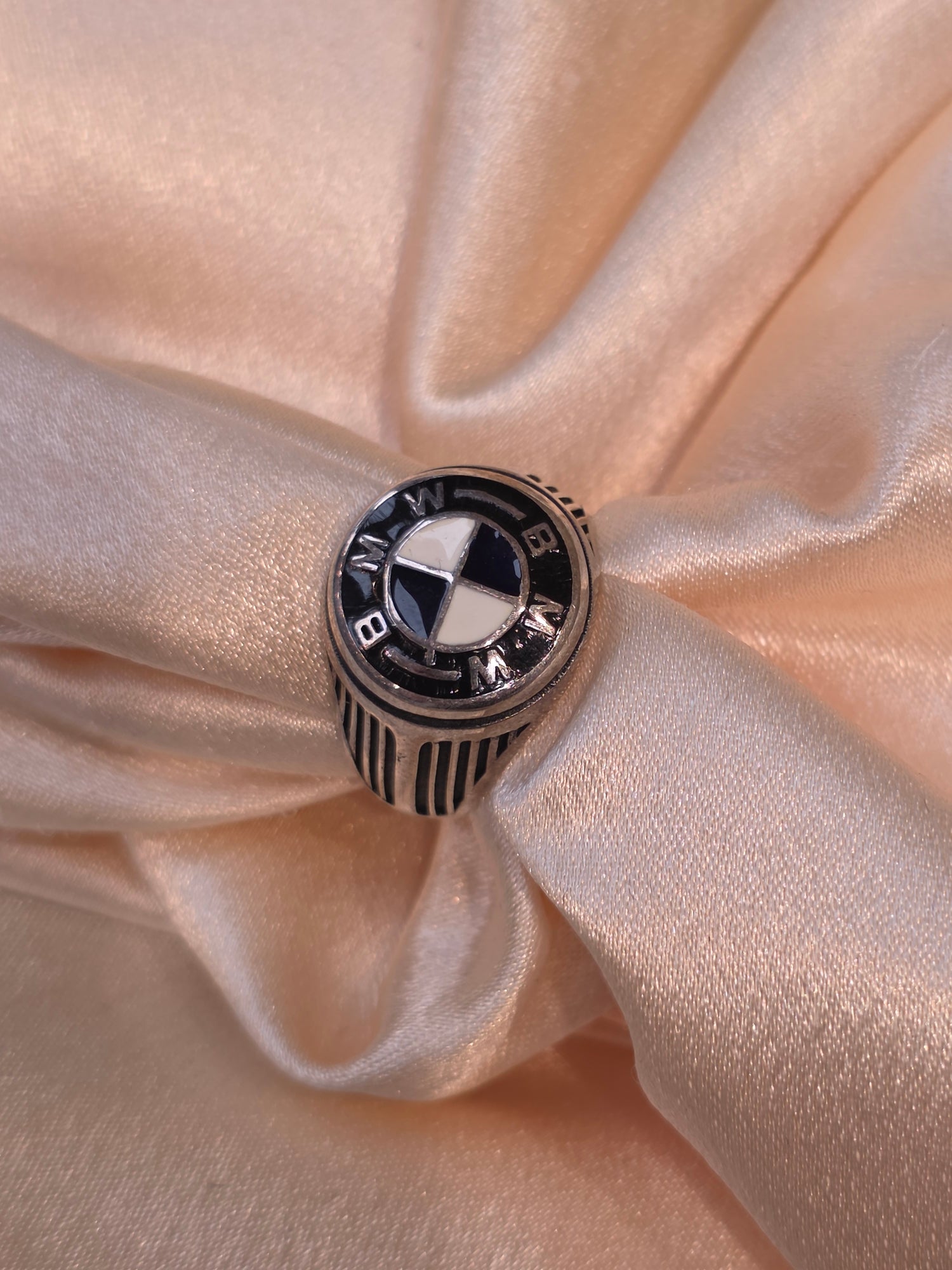 BOYS SILVER RING SIZE 10 BR034