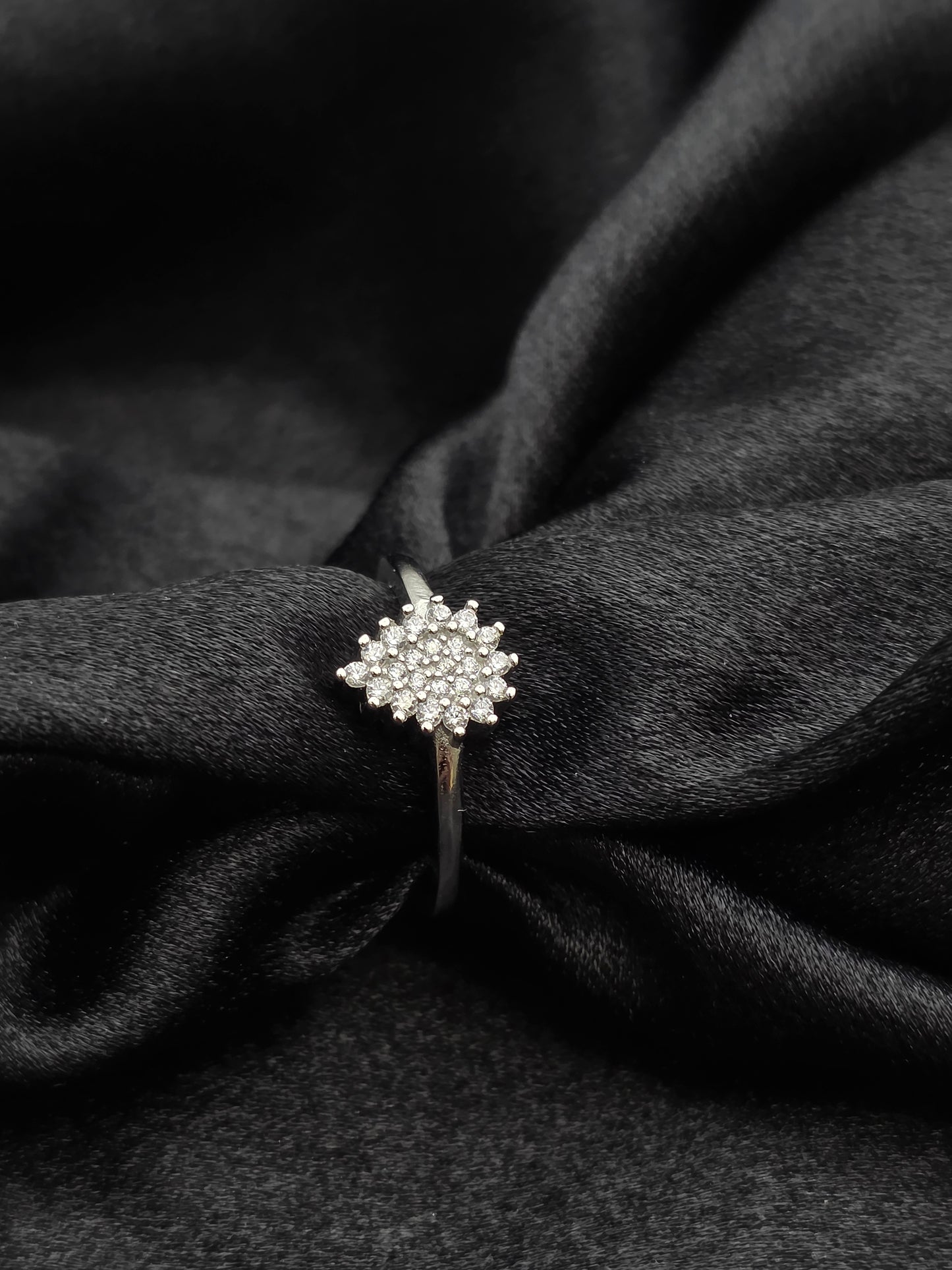 SILVER RING SIZE 6 GR503
