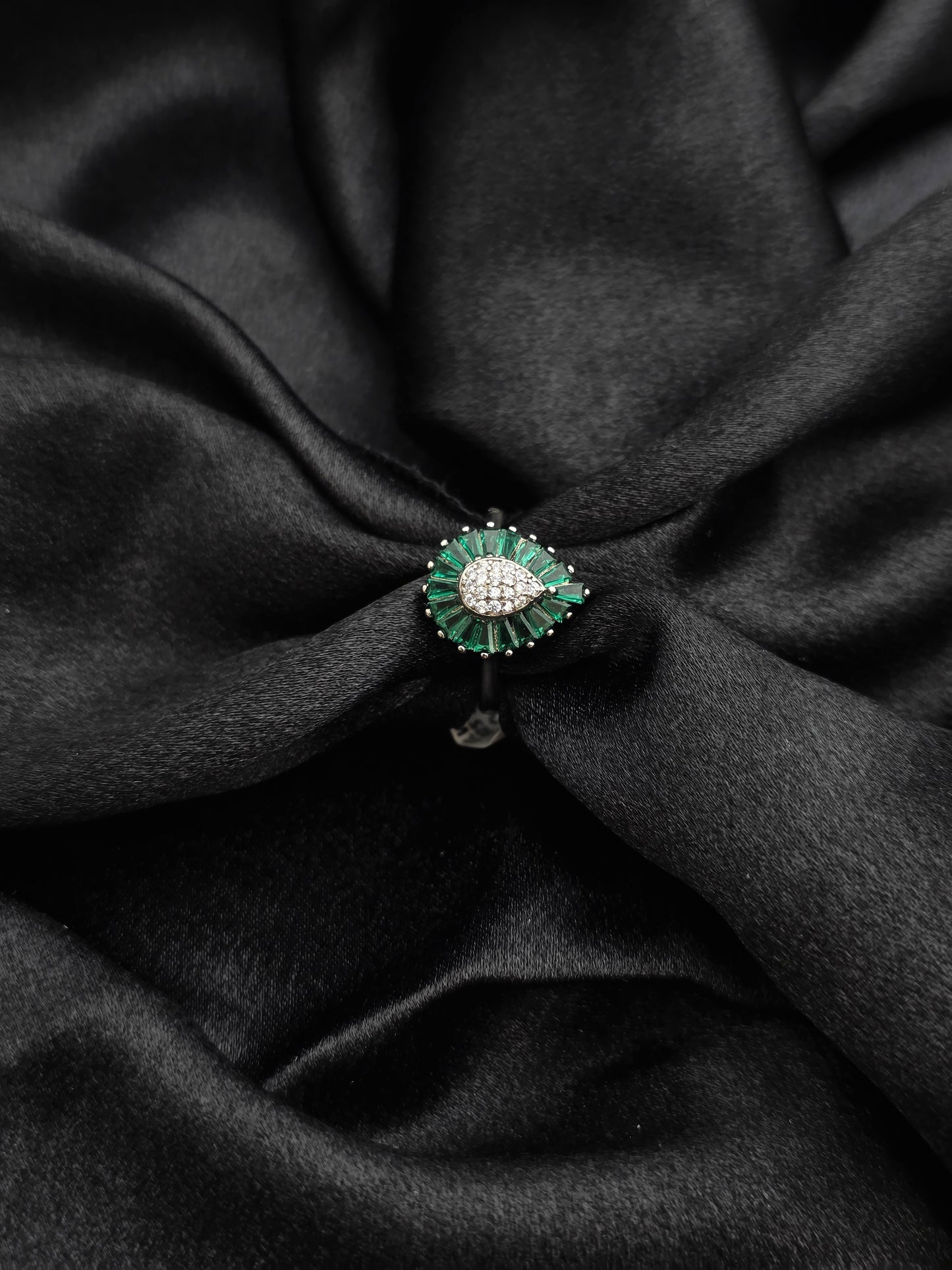 SILVER RING SIZE 8 GR143