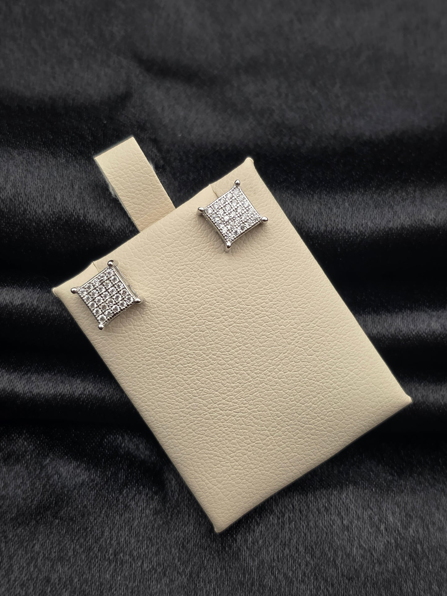 SILVER EAR STUDS GE181