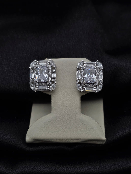 SILVER EAR STUDS GE599