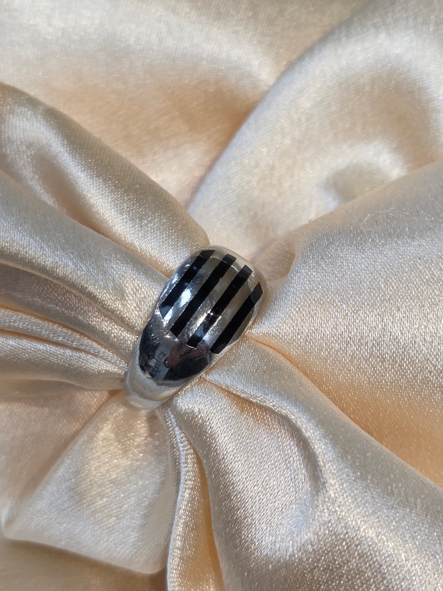 BOYS SILVER RING SIZE 10 BR032