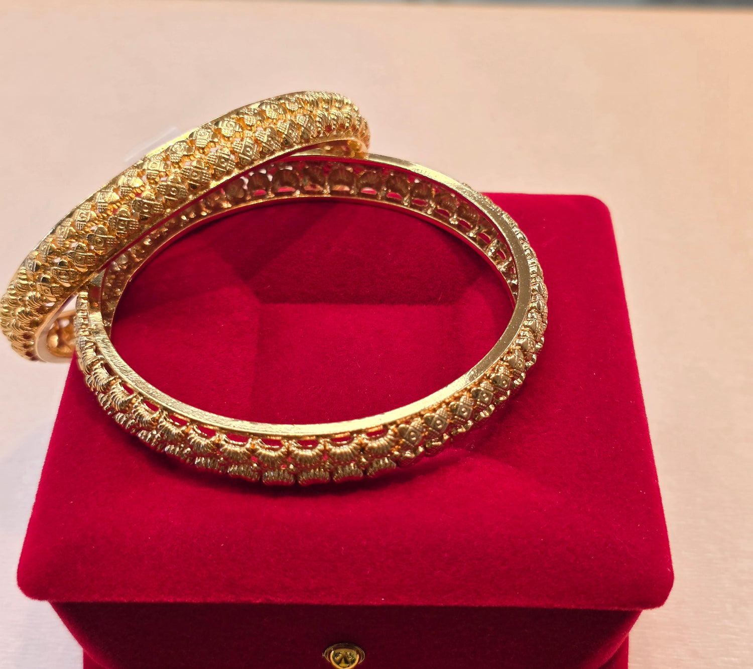 GOLD PLATED BANGLES SIZE 2.4 BG007