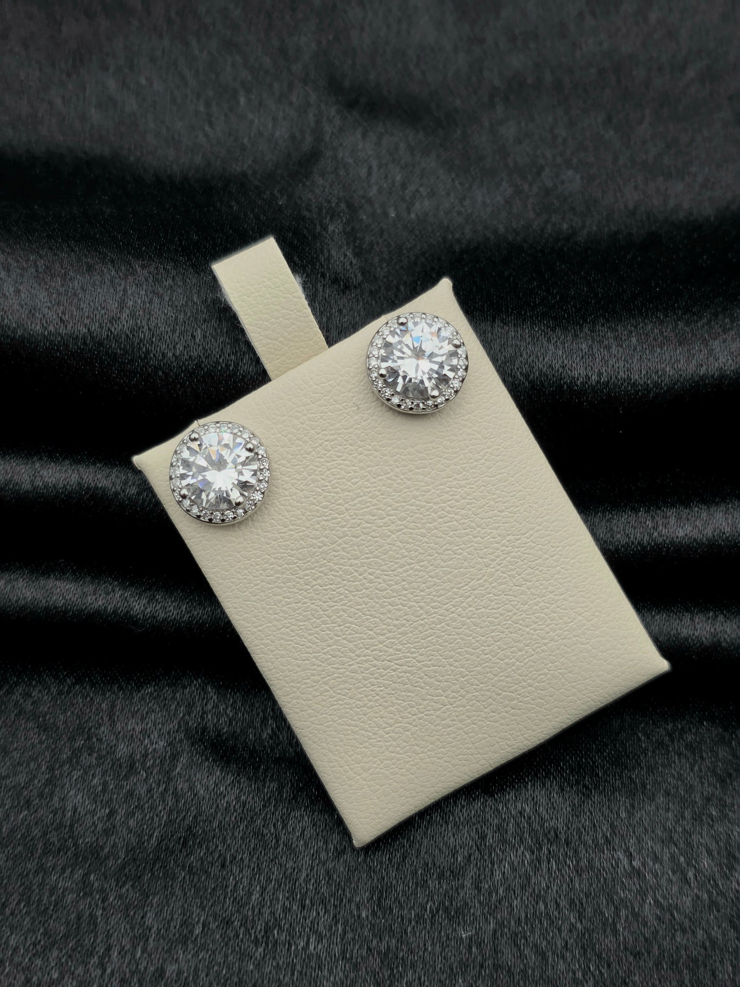 SILVER EAR STUDS GE421