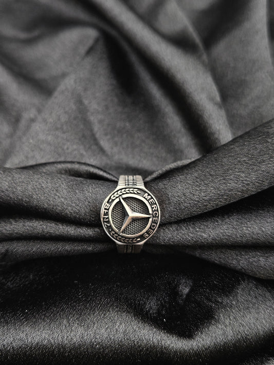 BOYS SILVER RING SIZE12 BR094