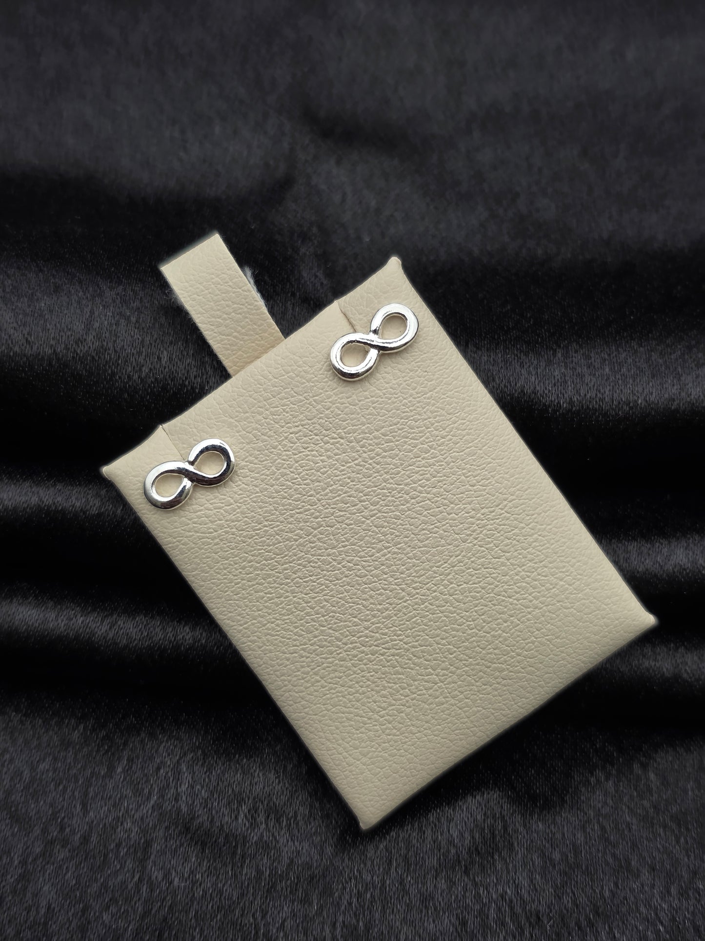 SILVER EAR STUDS GE547