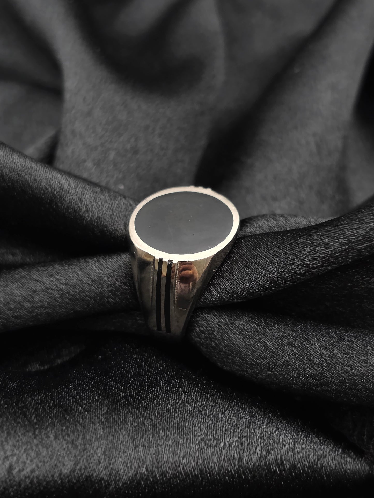 BOYS SILVER RING SIZE 9 BR058