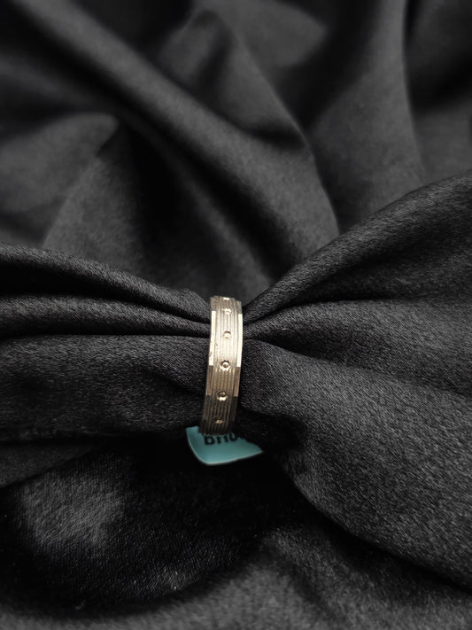 BOYS SILVER BAND SIZE 10 BR018