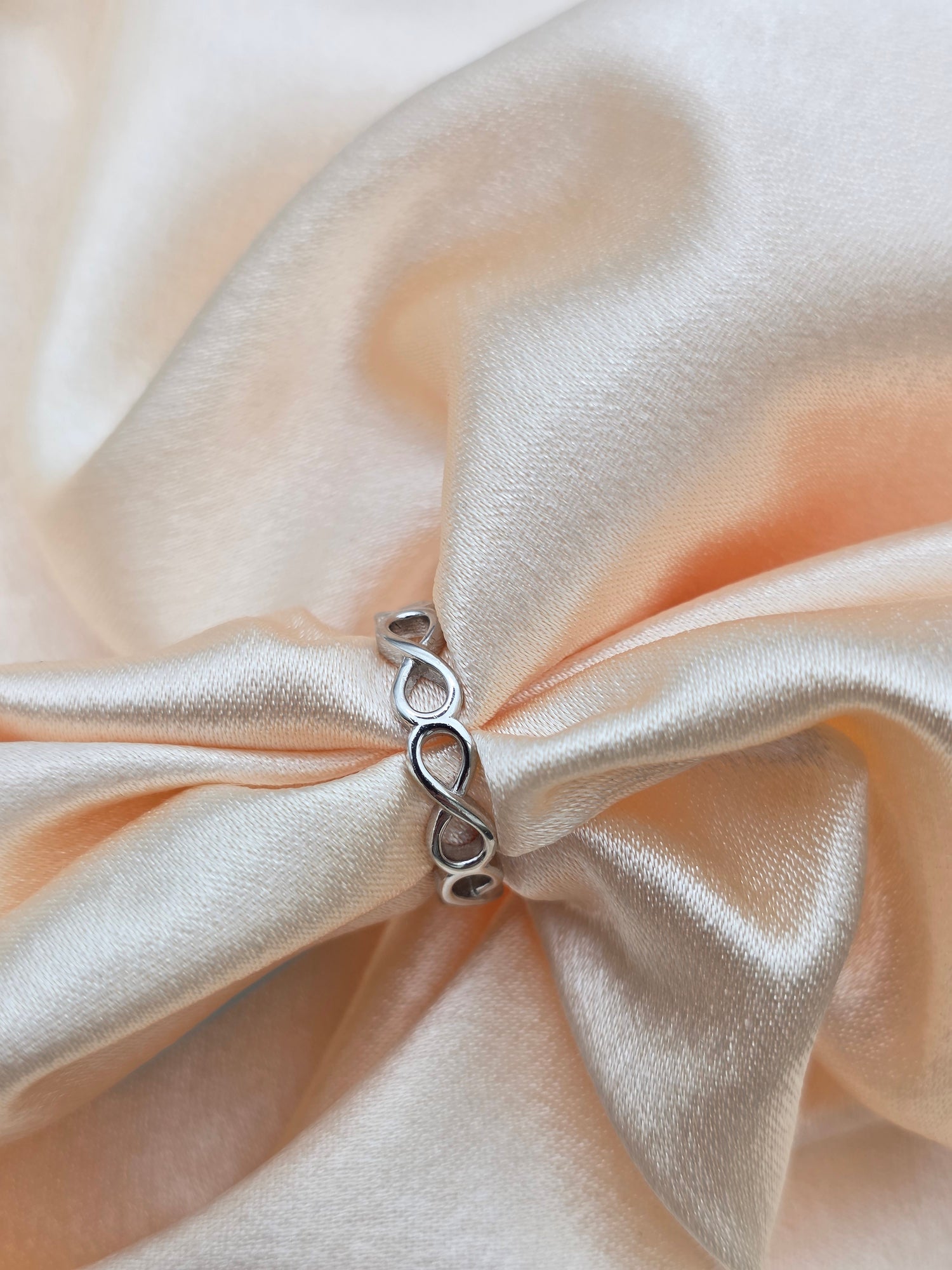 SILVER RING SIZE 6 GR050