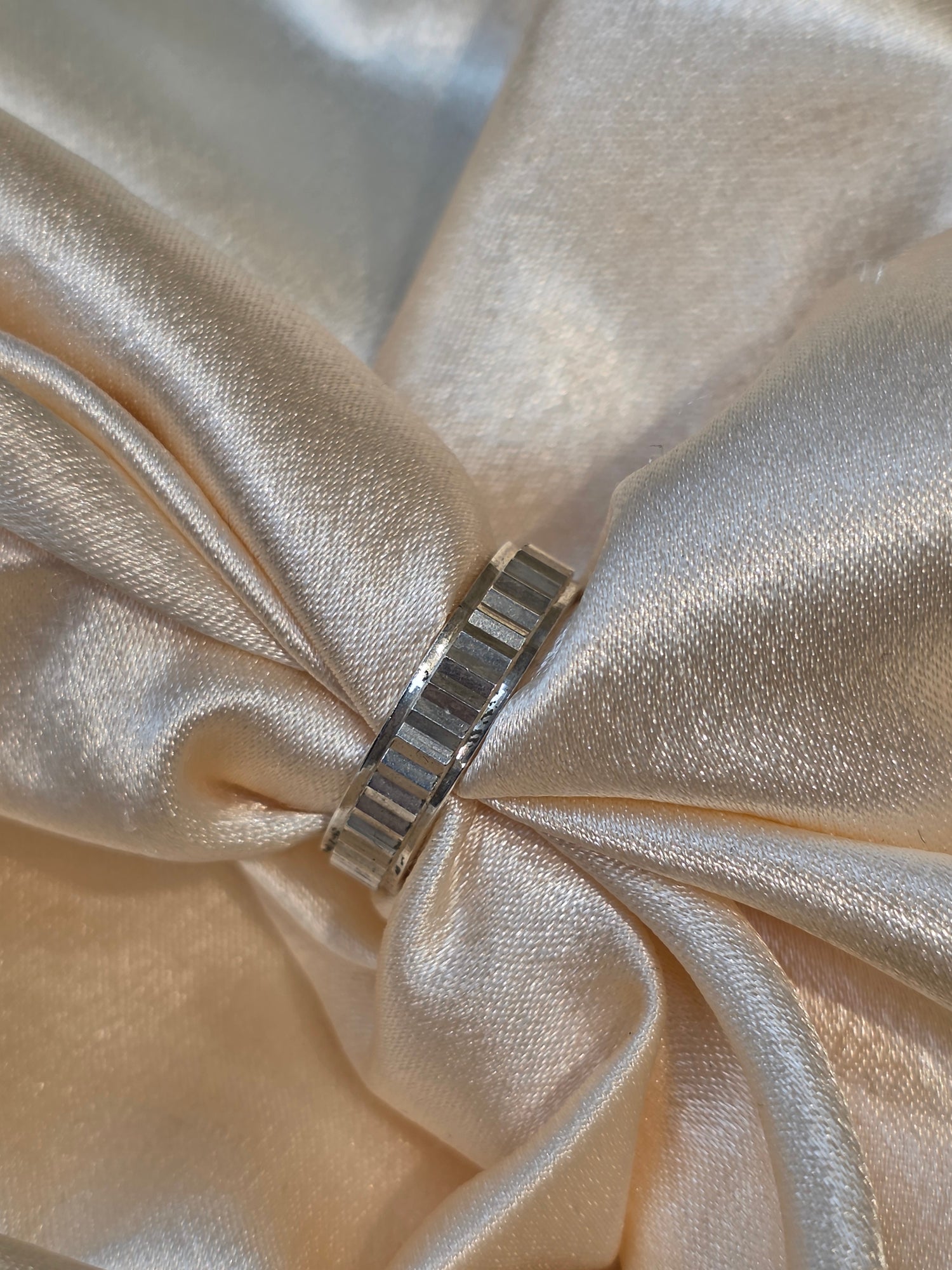 BOYS SILVER RING SIZE 10 BR025