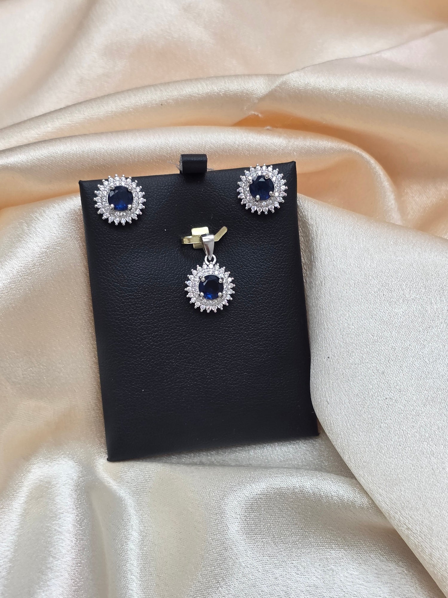 SILVER PENDANT SET PS089