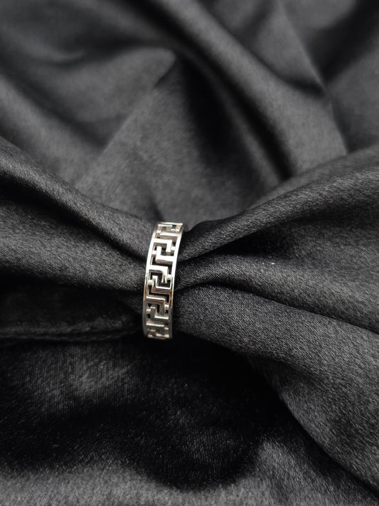 BOYS SILVER BAND SIZE 10 BR019