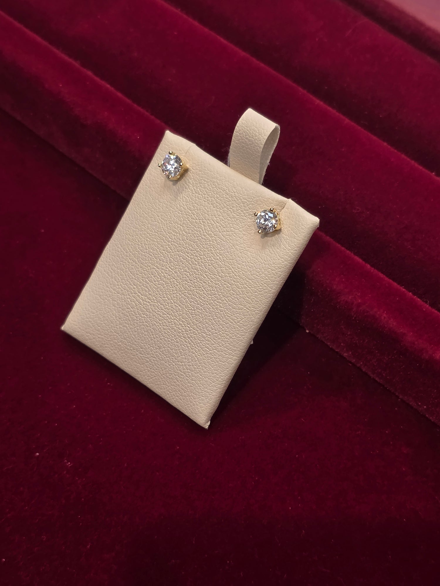 SILVER EARSTUDS GE456