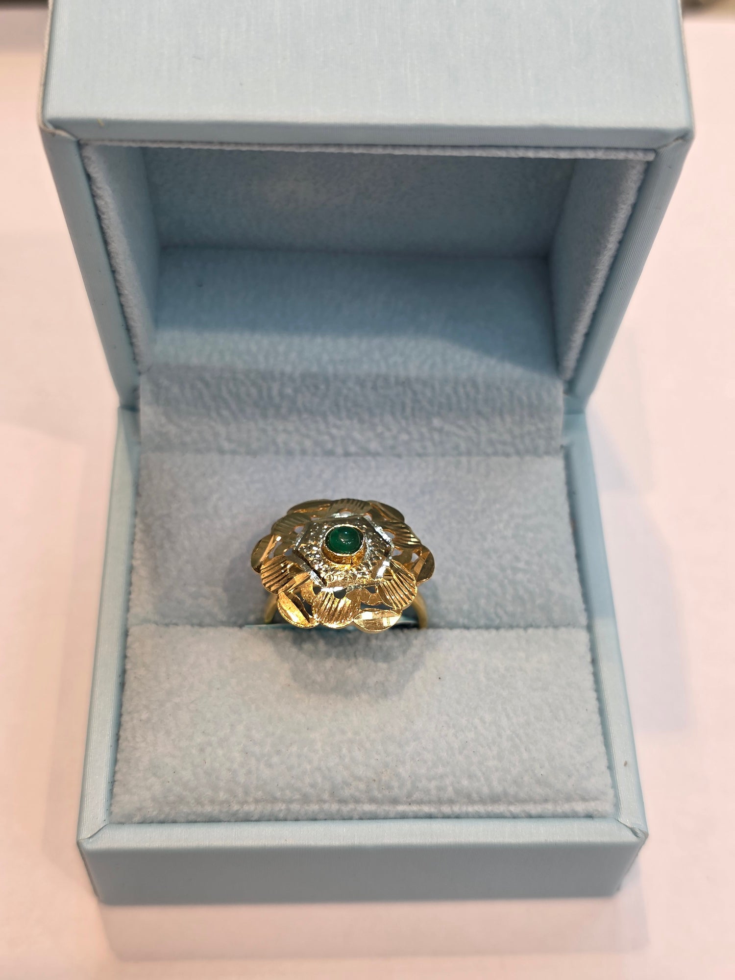 GOLD PLATED RING SIZE 6