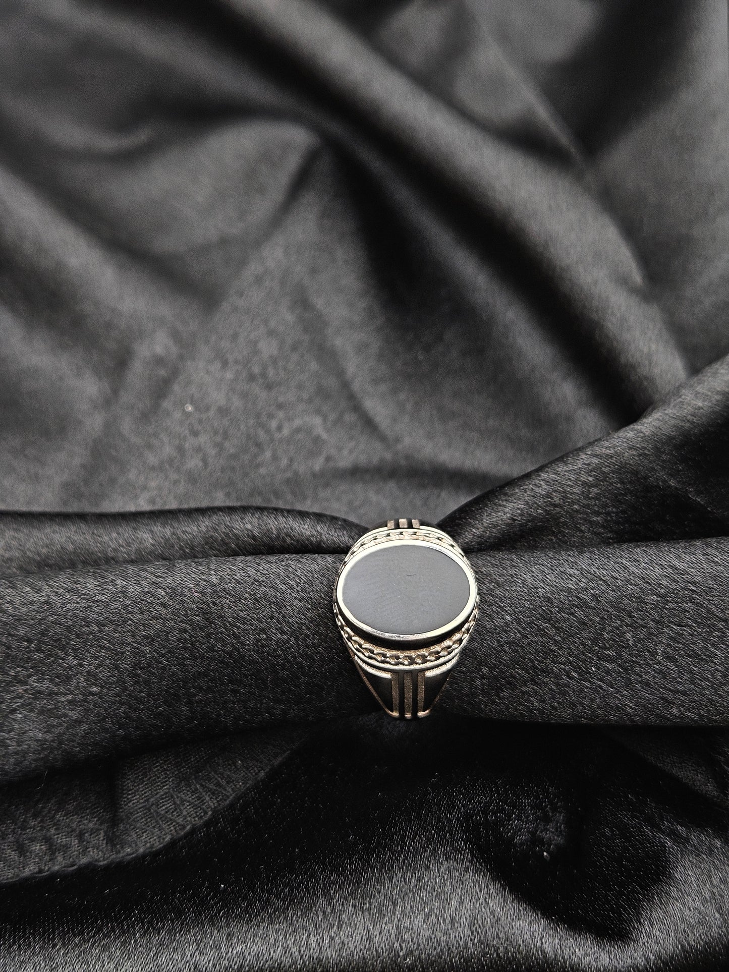 BOYS SILVER RING SIZE11 BR079