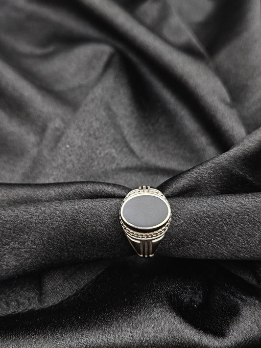 BOYS SILVER RING SIZE11 BR079