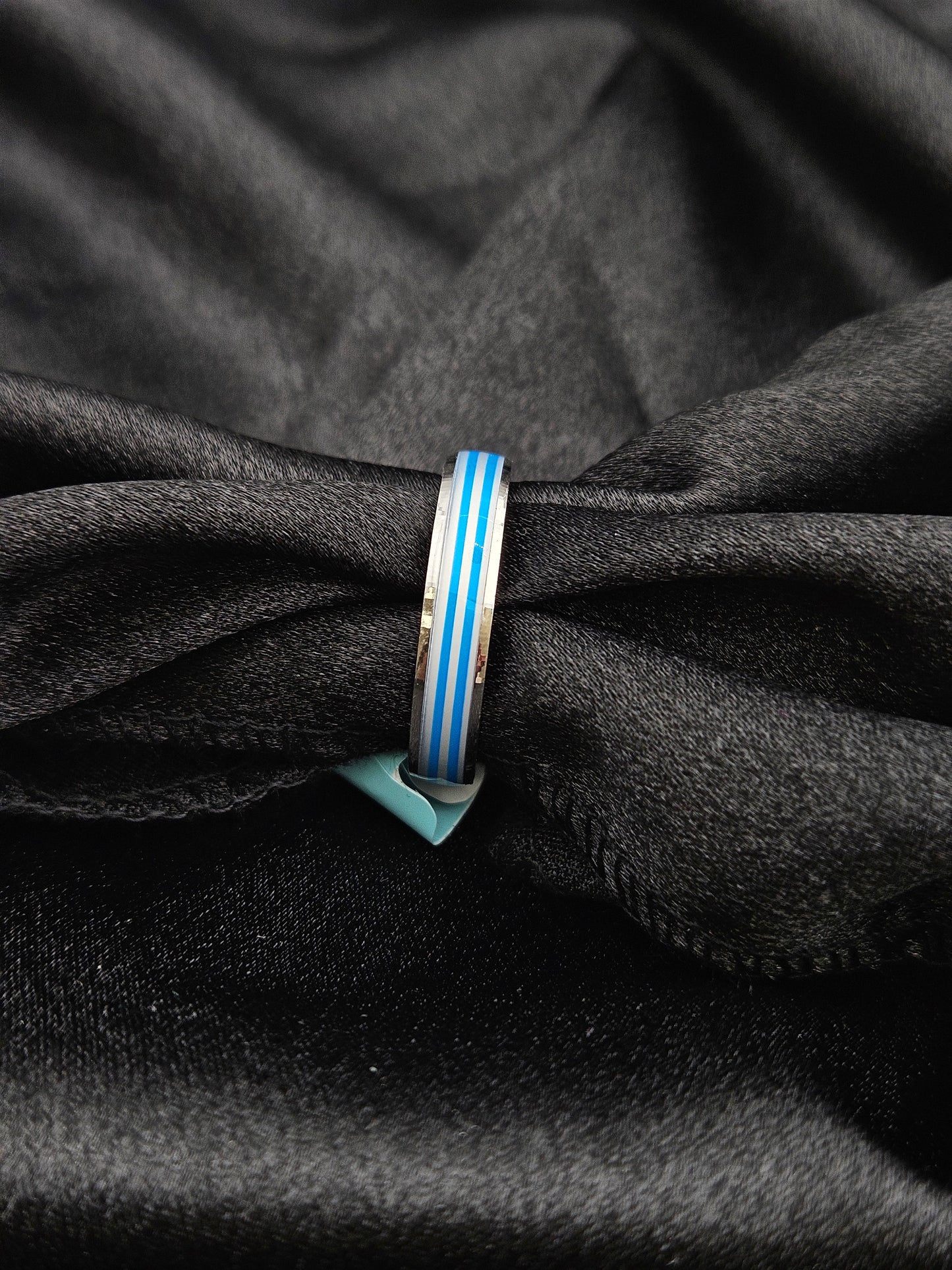 BOYS SILVER BAND SIZE 11 BR088