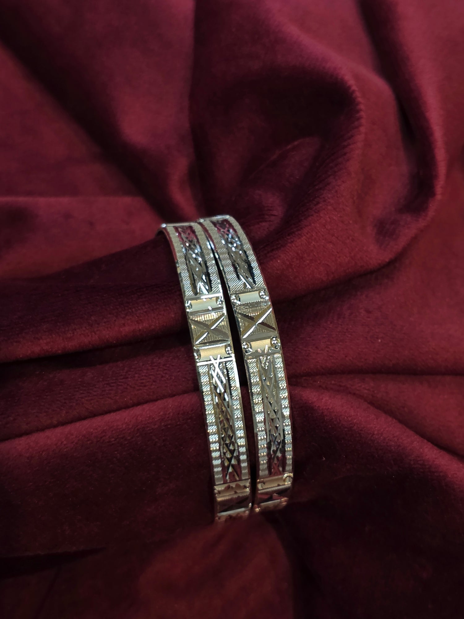 SILVER BANGLES 2.4IN LB021