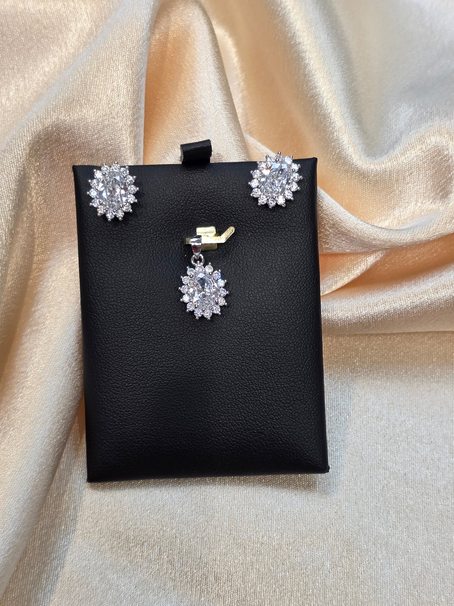 SILVER PENDANT SET PS067