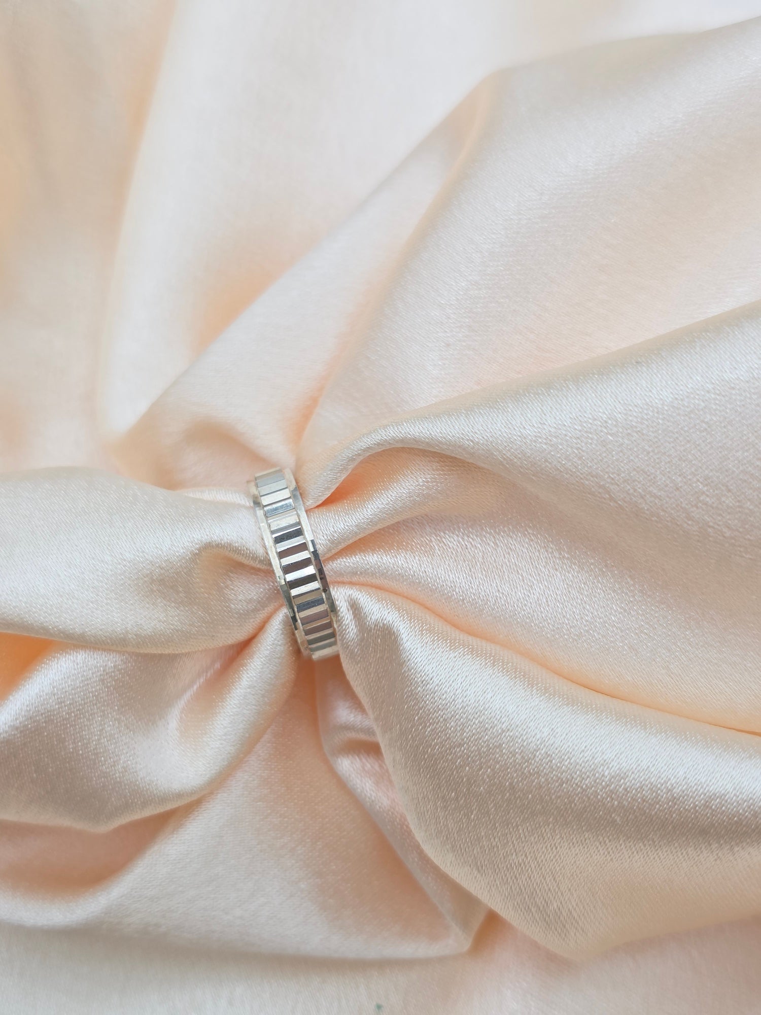 SILVER RING SIZE 6 GR054