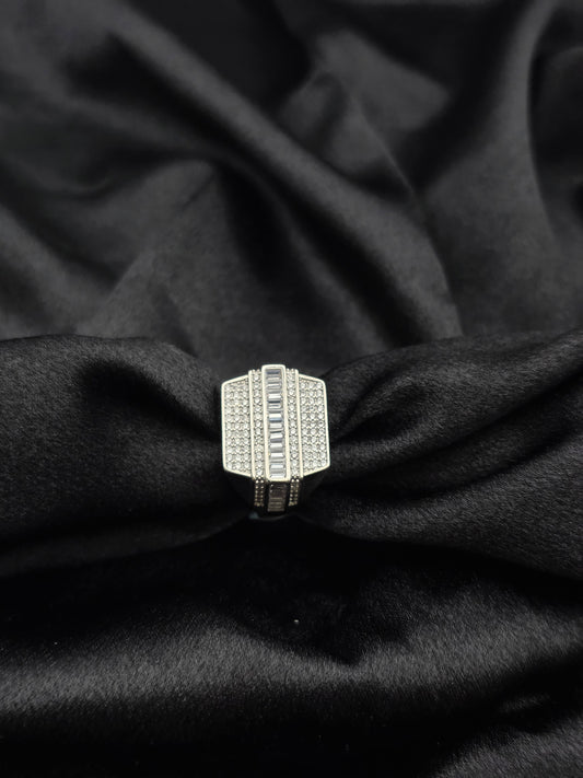 BOYS SILVER RING SIZE 10 BR007