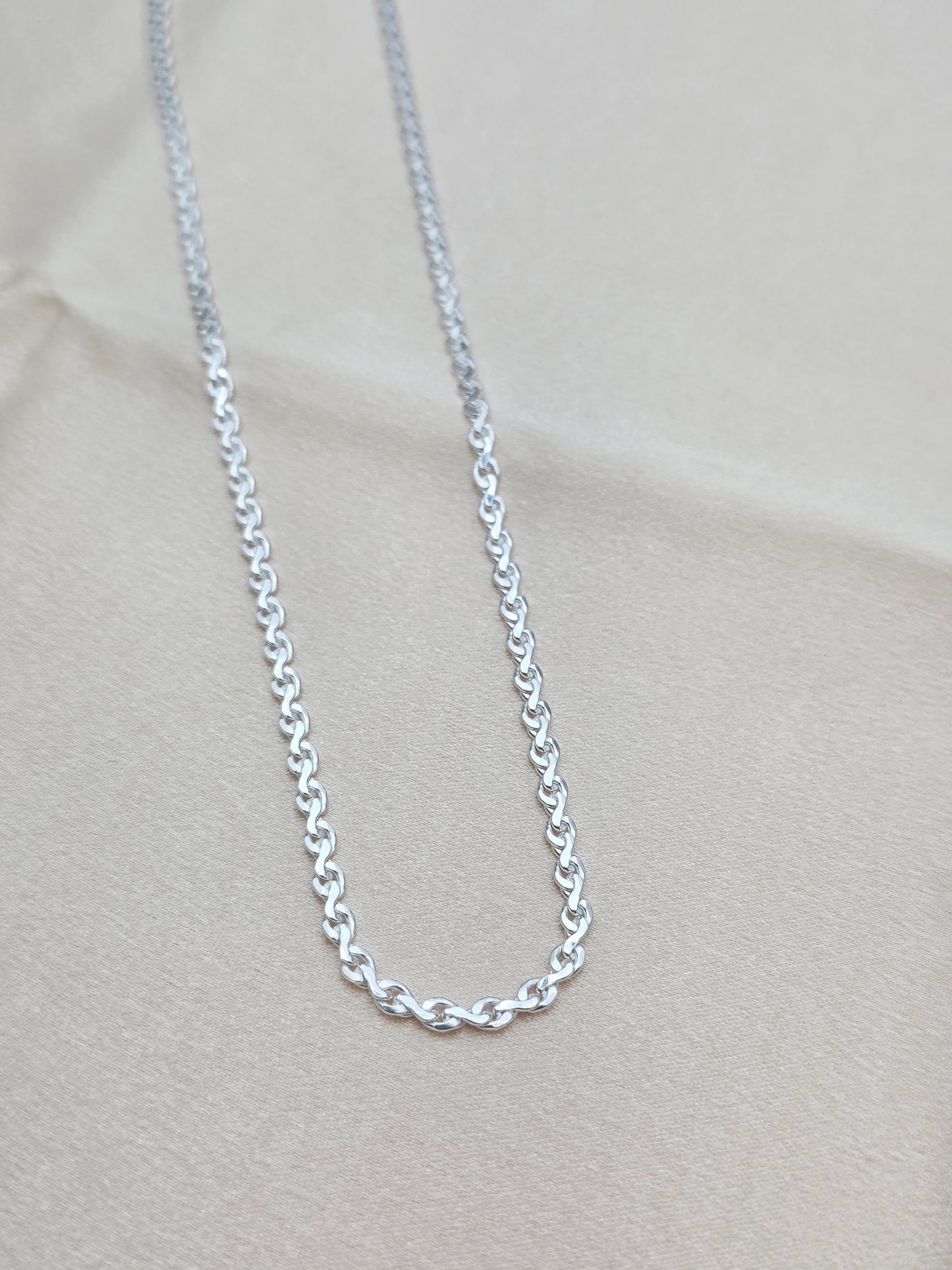 SILVER CHAIN 18 INCH LC108