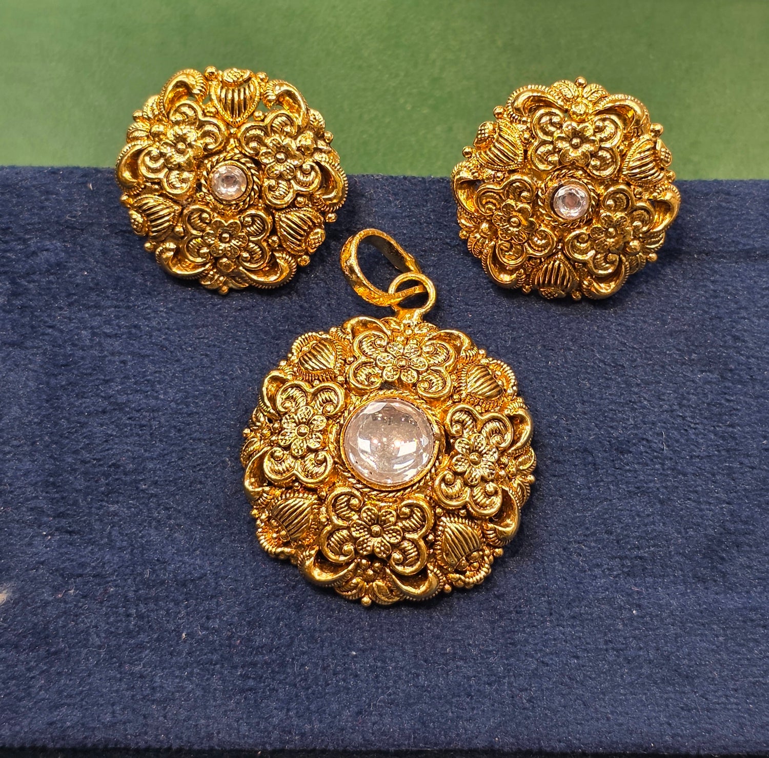 GOLD PLATED PENDANT SET