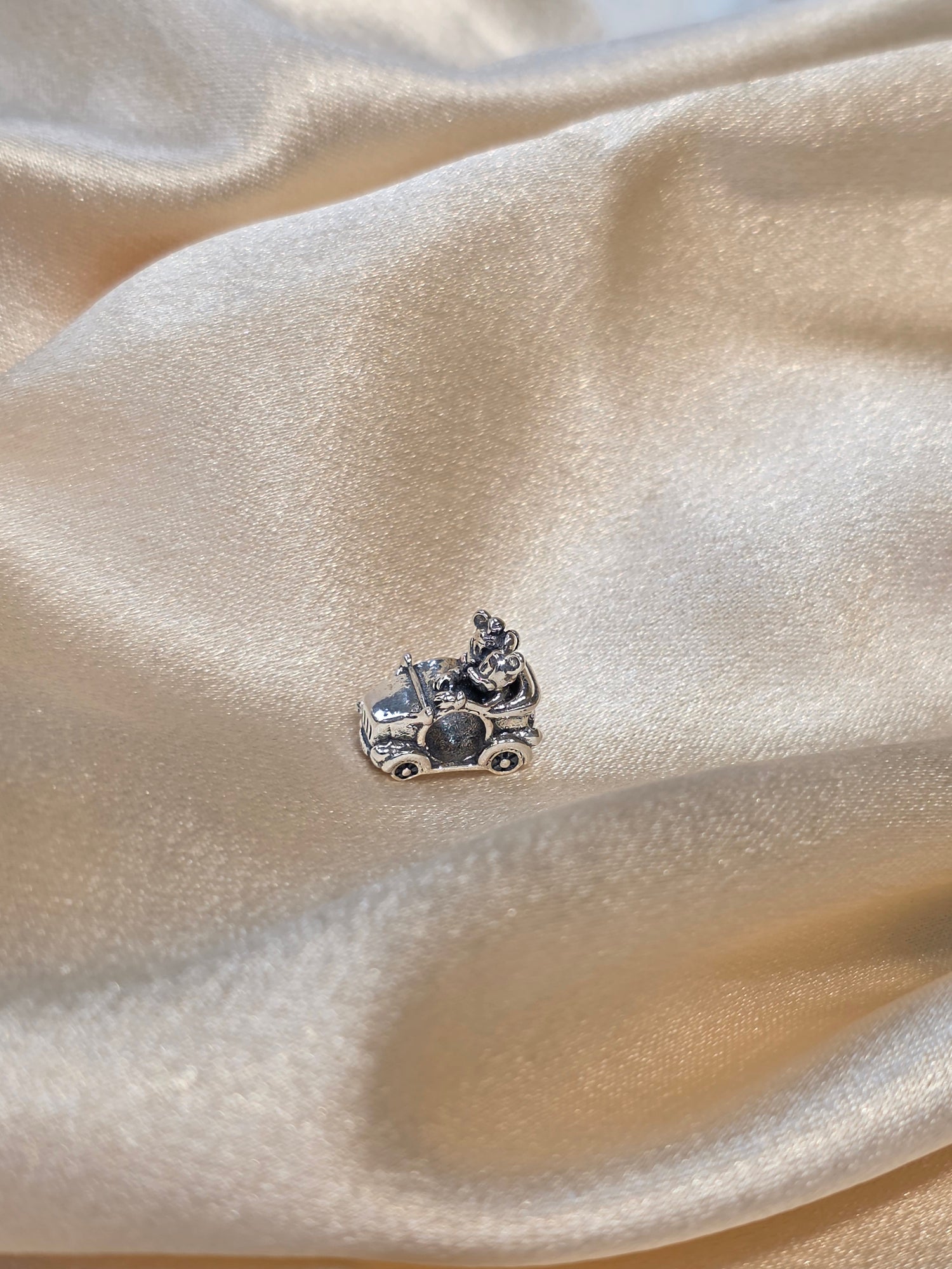 PANDORA DISNEY MICKEY & MINNIE CHARM PC044