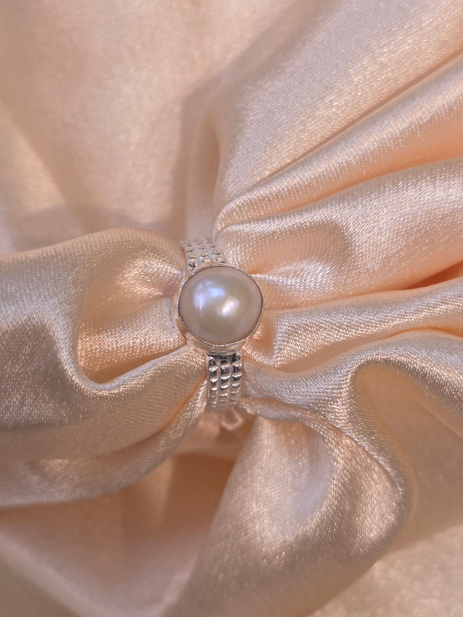 PEARL RING SIZE 7 GR901