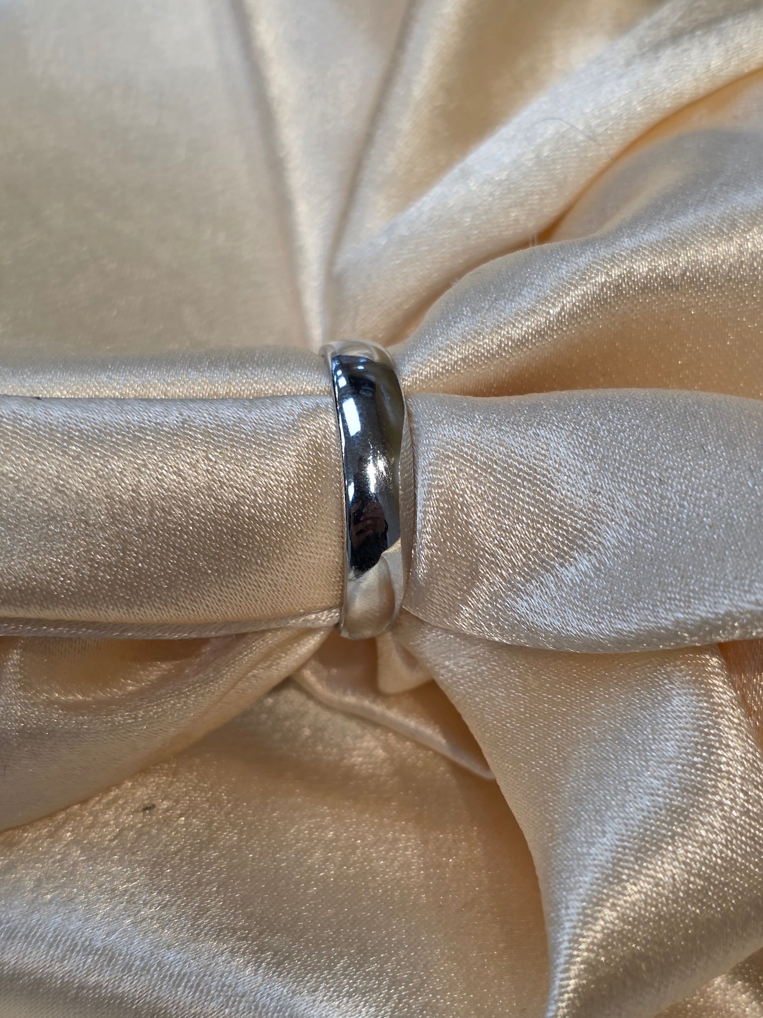 PLAIN SILVER BAND SIZE 12 GR737