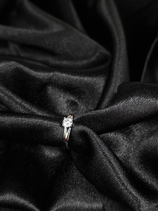 SILVER RING SIZE 6 GR118