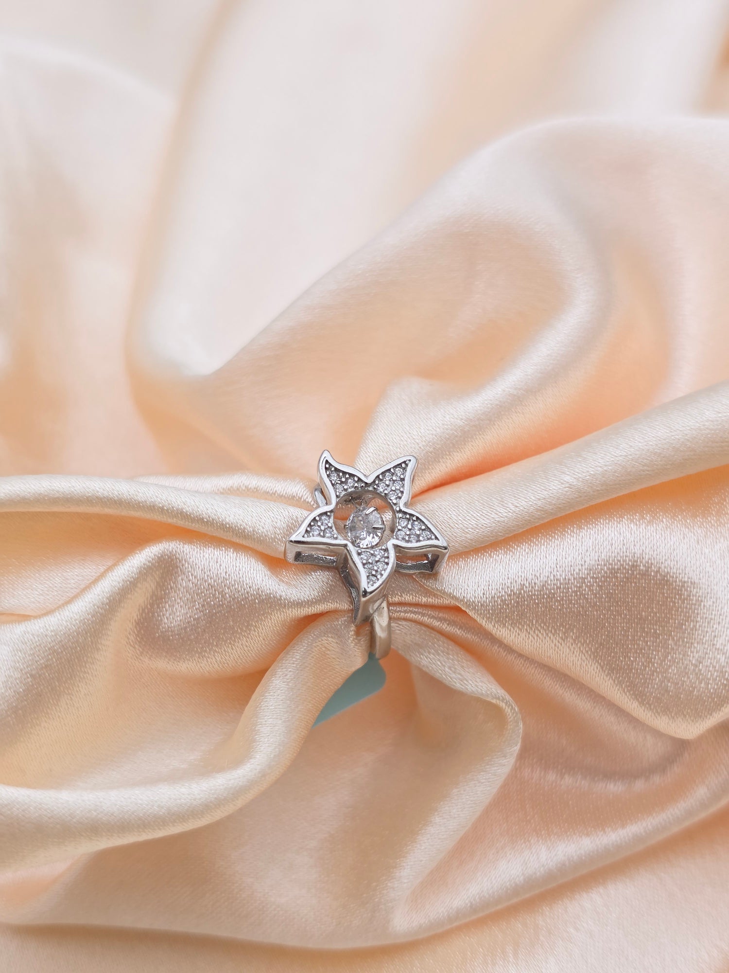 SILVER RING SIZE 6 GR058