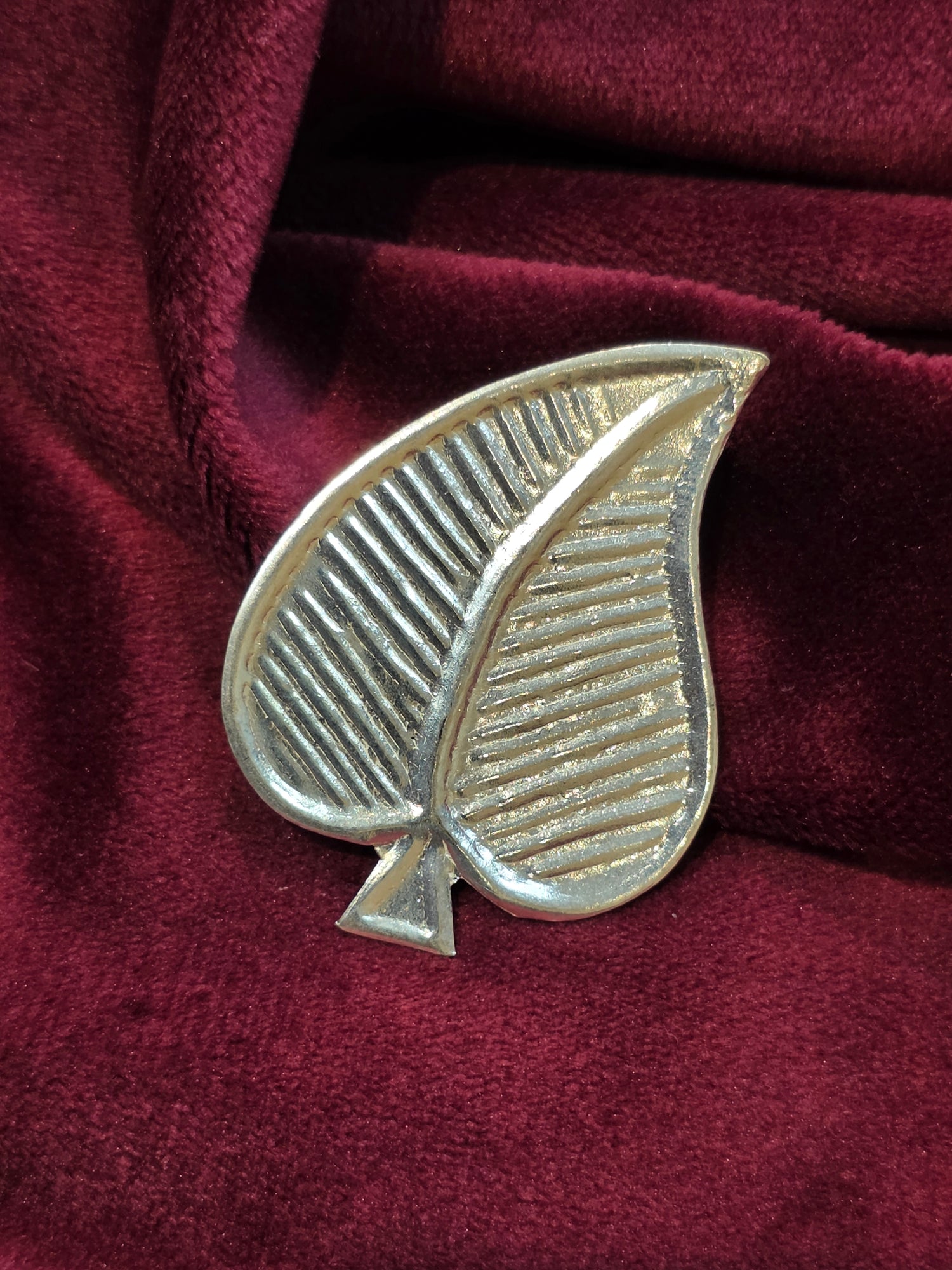 PURE SILVER BETEL LEAF AC134