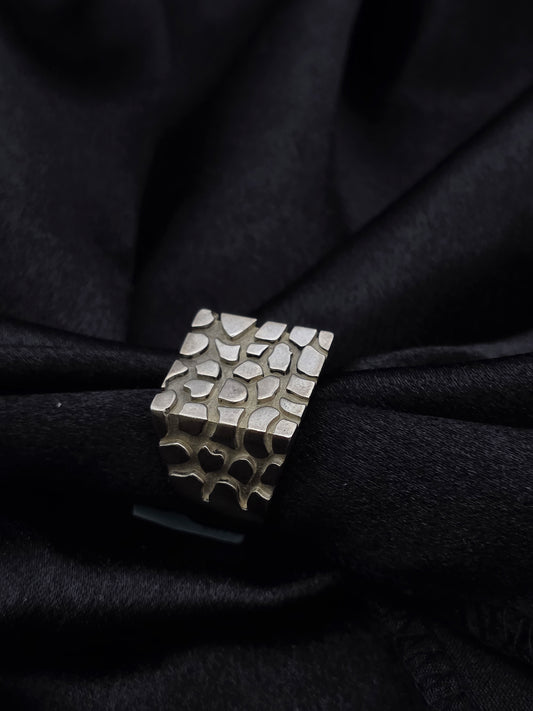 BOYS SILVER RING SIZE 9 BR049