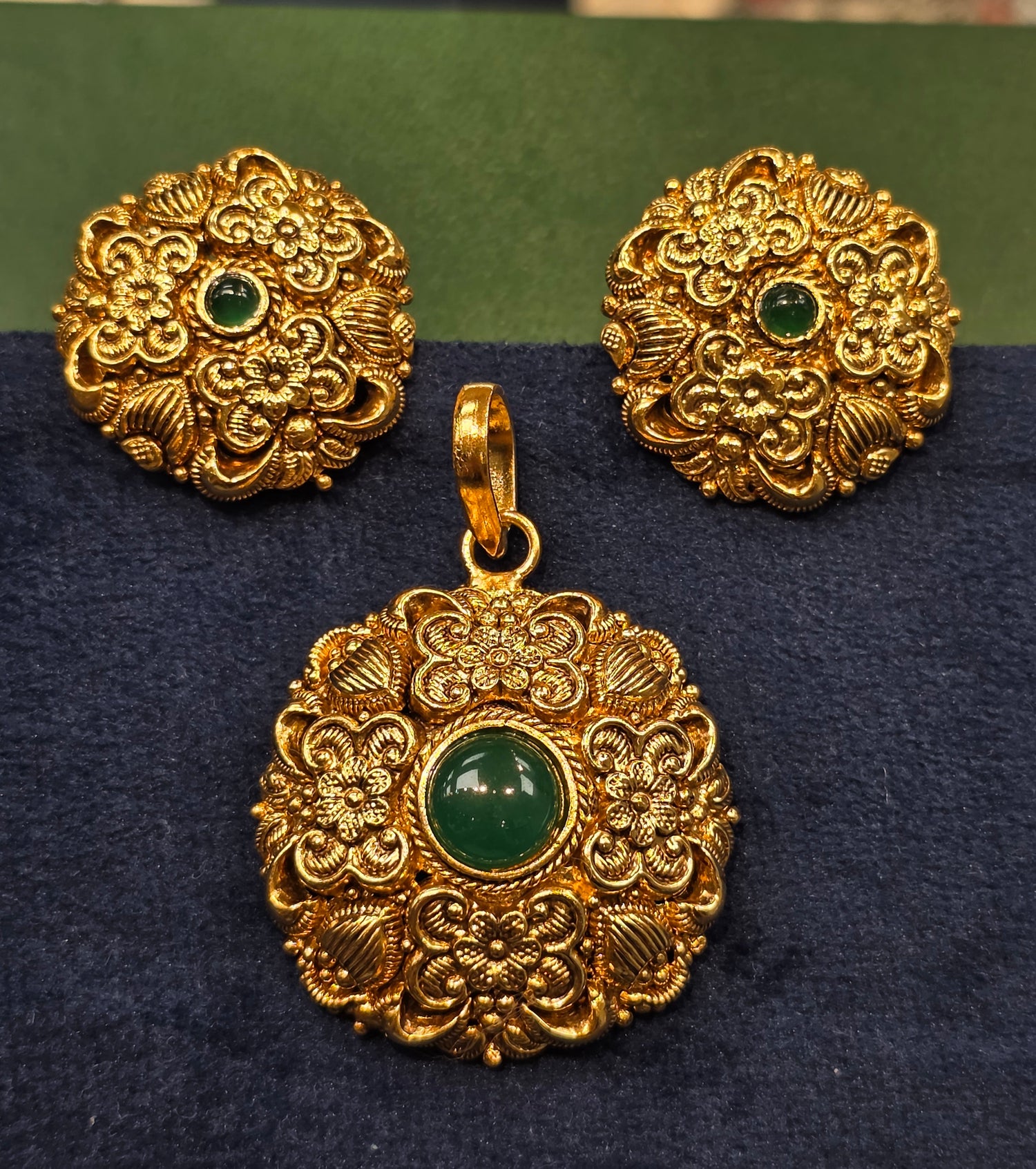 GOLD PLATED PENDANT SET