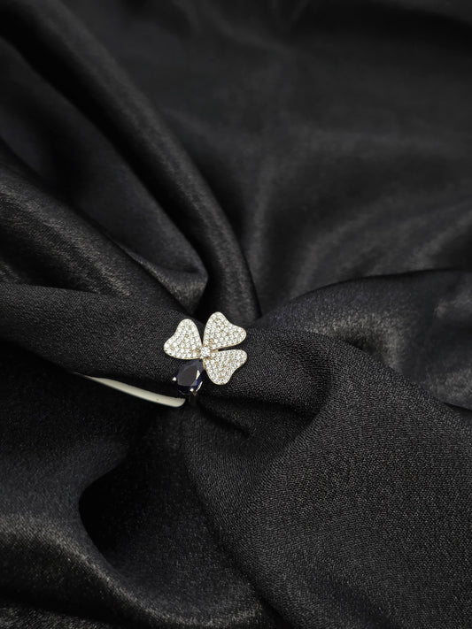 SILVER RING SIZE 5 GR039