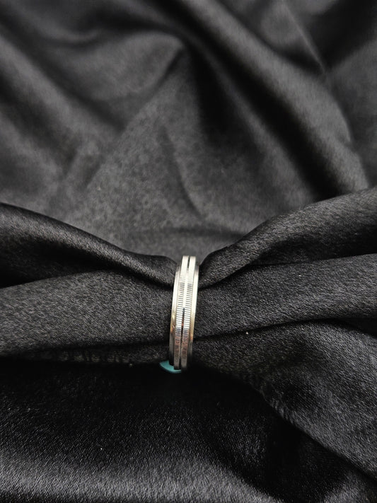 BOYS SILVER BAND SIZE 11 BR081