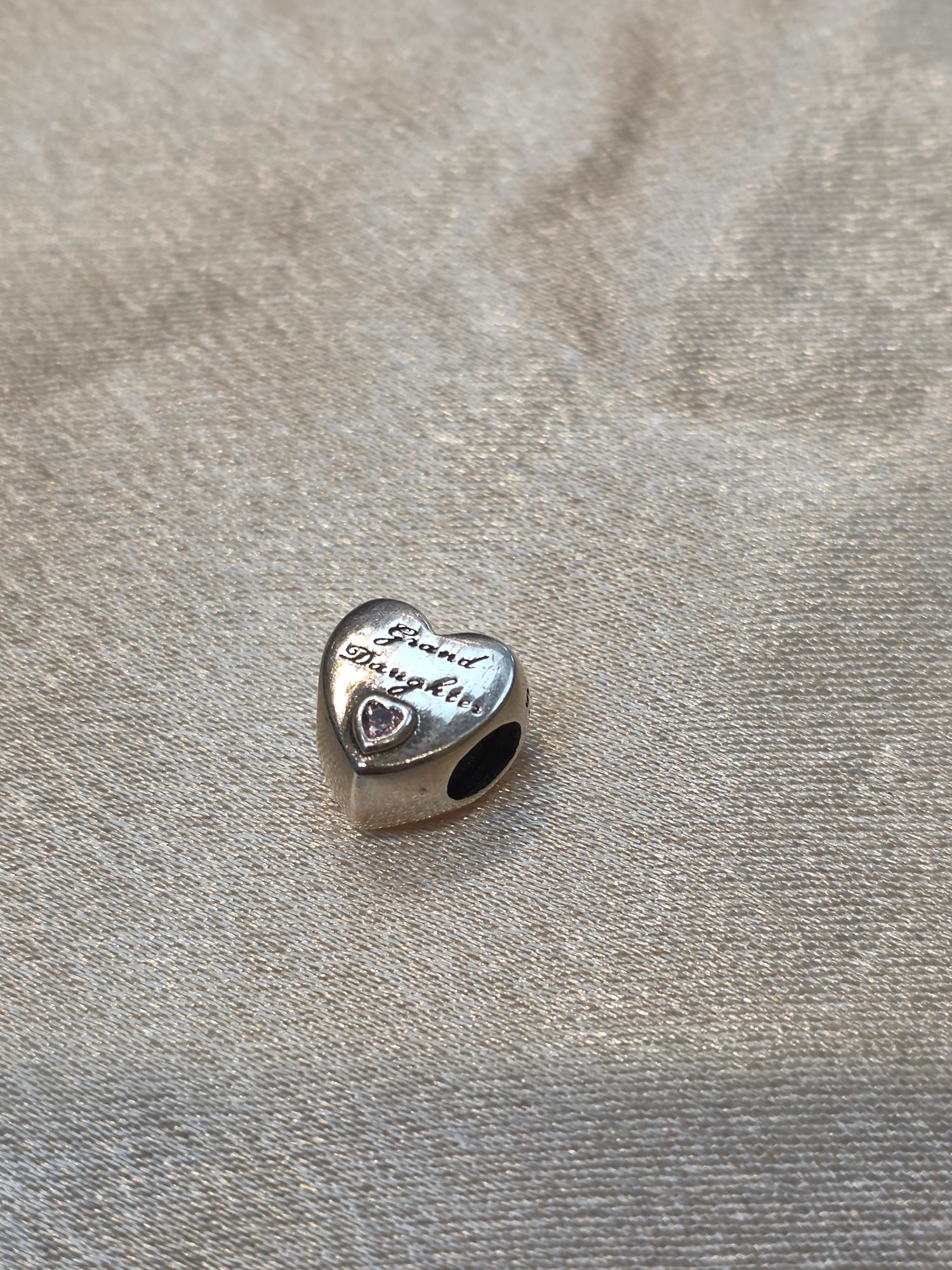 PANDORA GRAND DAUGHTER CHARM PC256